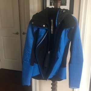 Women’s Size 10 jacket. Nylon and fleece liner.
